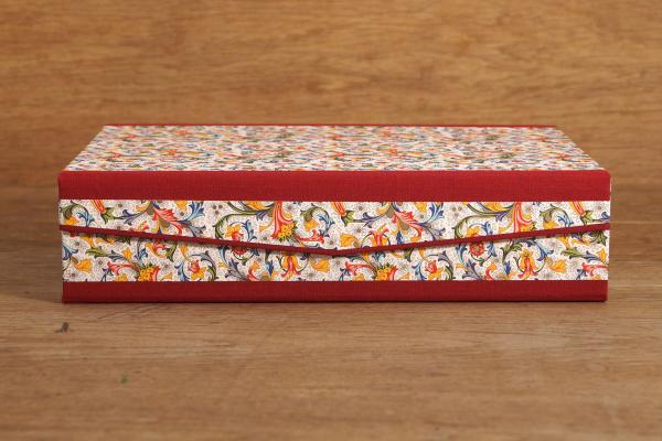 Eleganter Ordnungshelfer italienisches Buntpapier